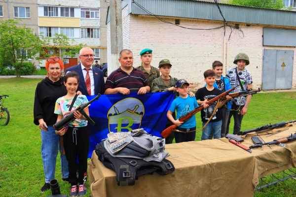 Юнармейцы местного отделения ВВПОД &quot;Юнармия&quot; г.о. Воскресенск приняли участие в мероприятии День двора.