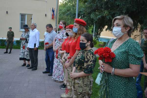 Вспомним всех поимённо горем своим... Это нужно не мертвым! Это надо - живым!