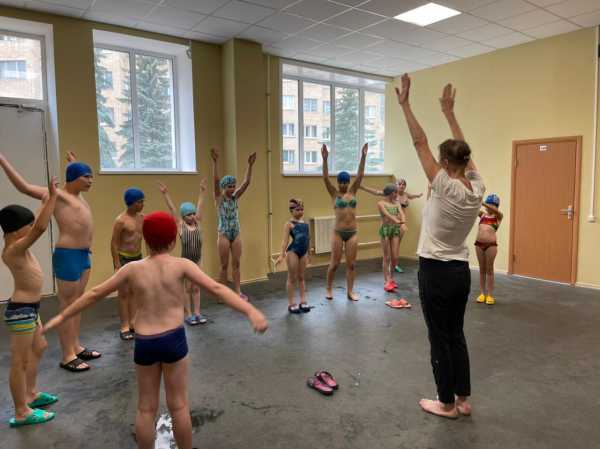 Во Дворце водного спорта "Дельфин" организован "Детский час"